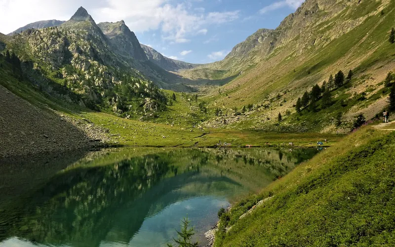 Il Lago di San Bernolfo, sopra Bagni di Vinadio, tra le montagne
