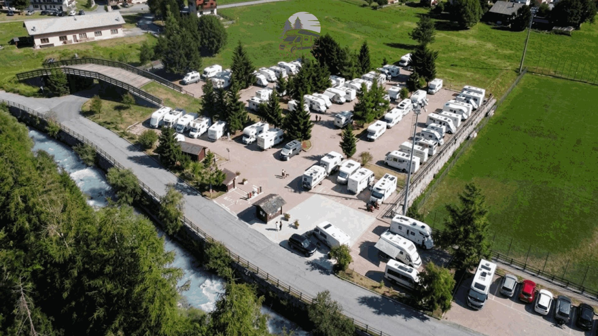Brusson (AO) - vista dall’alto dell’area camper